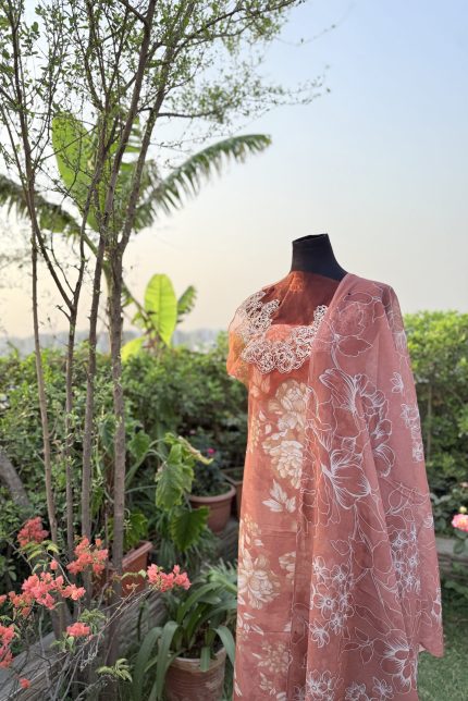 Iznik - Embroidered Lawn